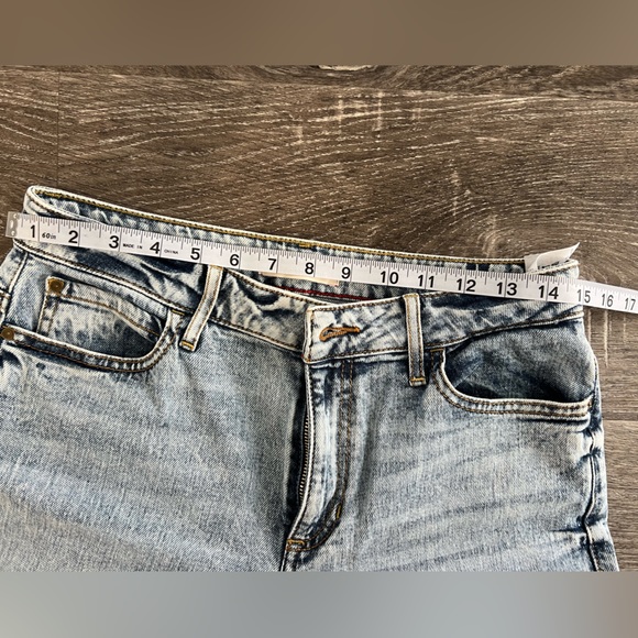 Guess Jeans - Picture 4 of 5